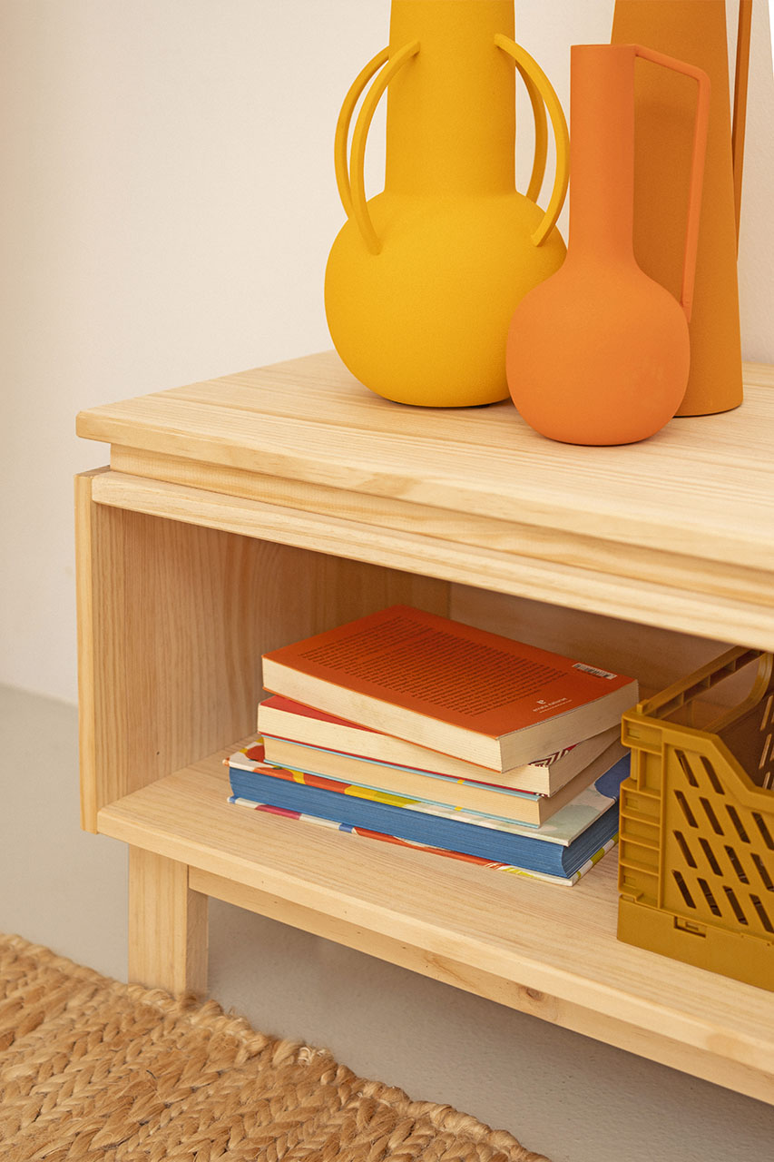 Imagen de ambiente 5 para:Mueble TV de madera con huecos